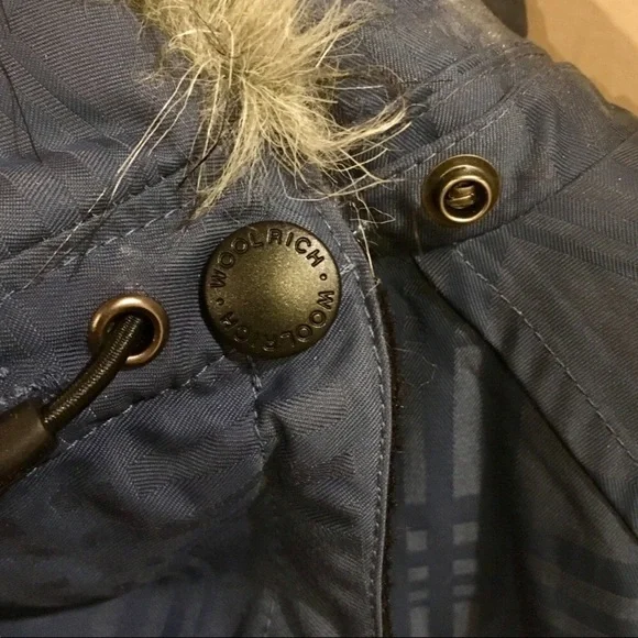 Woolrich Puffer Jacket w/ Removable Hood - Picture 9 of 13